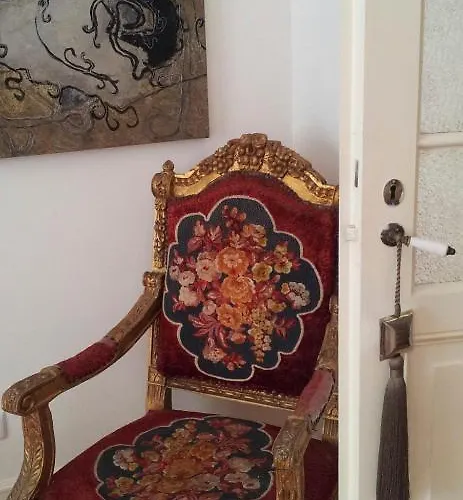 Whatever Art فندق مبيت وإفطار *