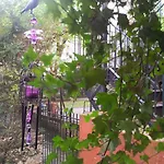 Whatever Art Bed & Breakfast Lisbon