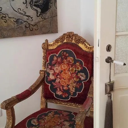 Whatever Art Nocleg ze śniadaniem *