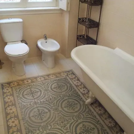 Whatever Art Nocleg ze śniadaniem *