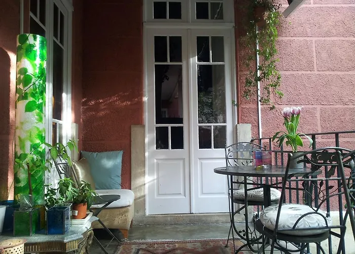 왓에버 아트 B&B