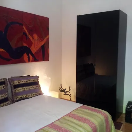 Whatever Art Bed & Breakfast *